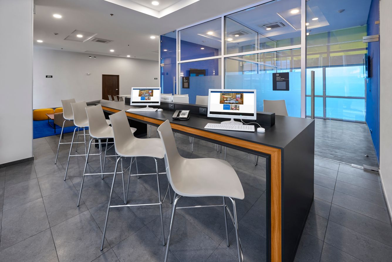 xe-mexxv-business-center-36980-17903_Classic-Hor